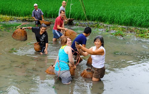 exploring daily life of farmers . Photo: Ninh Manh Thang